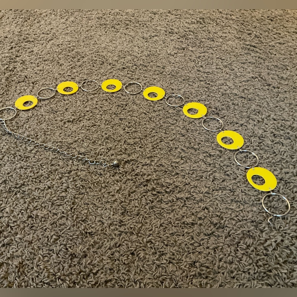 1960’s Mod Chain Belt, Yellow Circles—Groovy! 🌼 - Picture 2 of 4